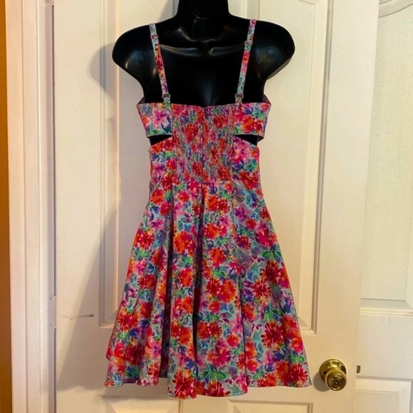 “AMANDA UPRICHARD” Floral & Chain Flared Dress - Picture 7 of 13